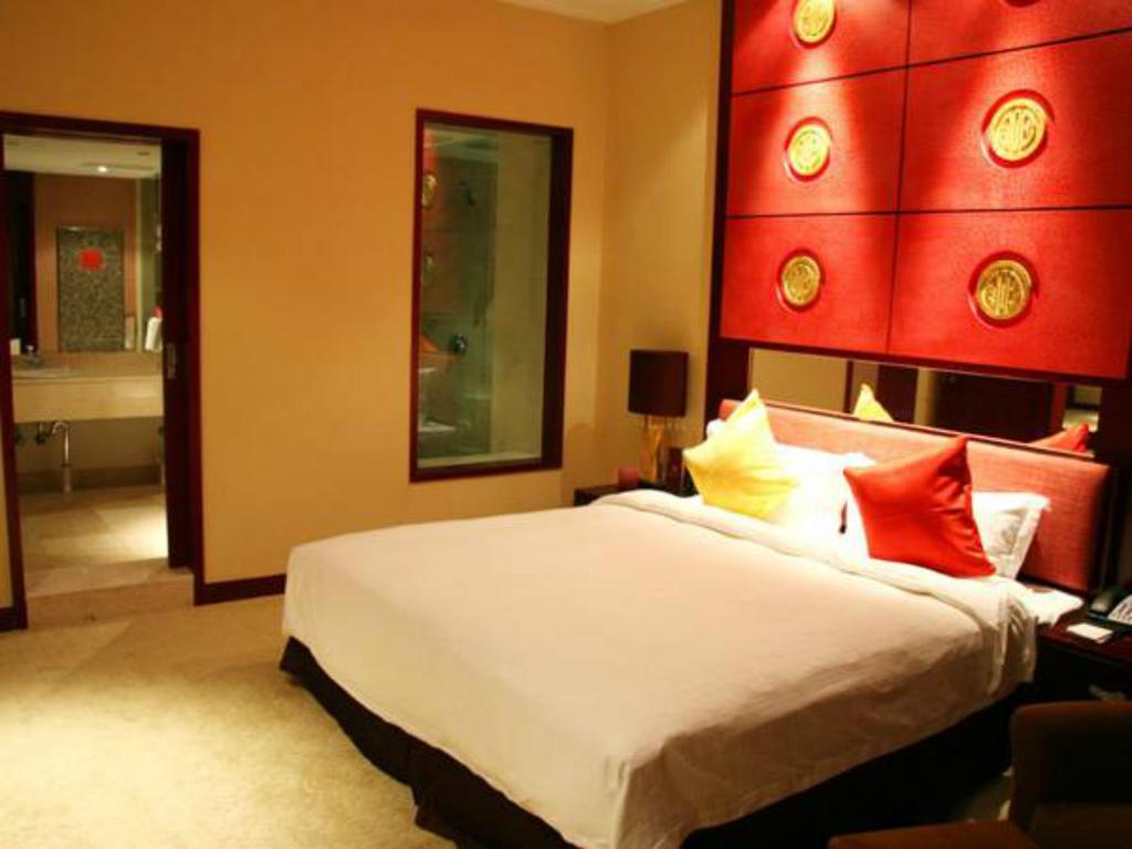 Grand Soluxe Hotel Dunhuang Extérieur photo